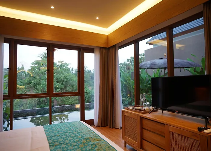 The Shanti Graha Hotel 4*
