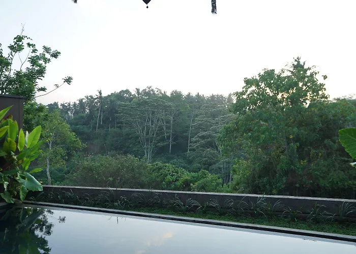 The Shanti Graha Hotel 4*