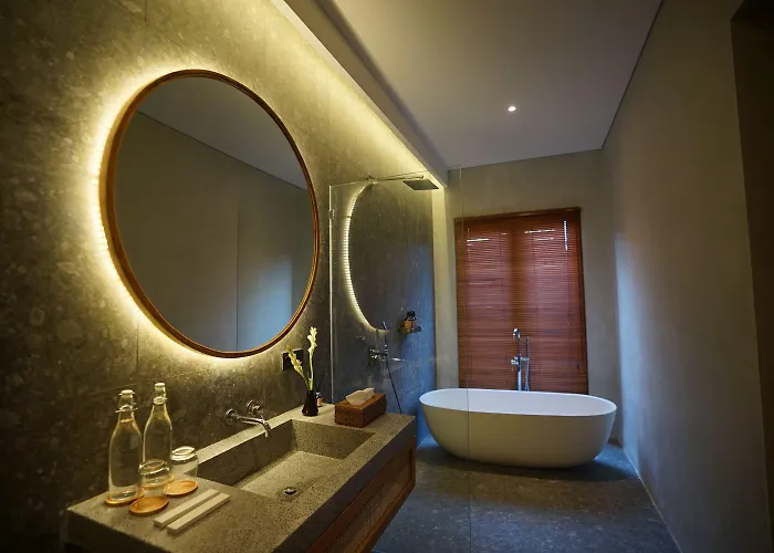 The Shanti Graha 4*