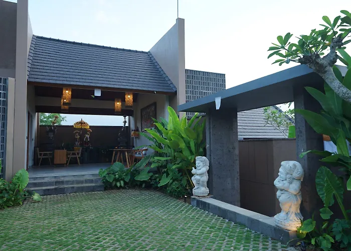 ホテル The Shanti Graha ウブド